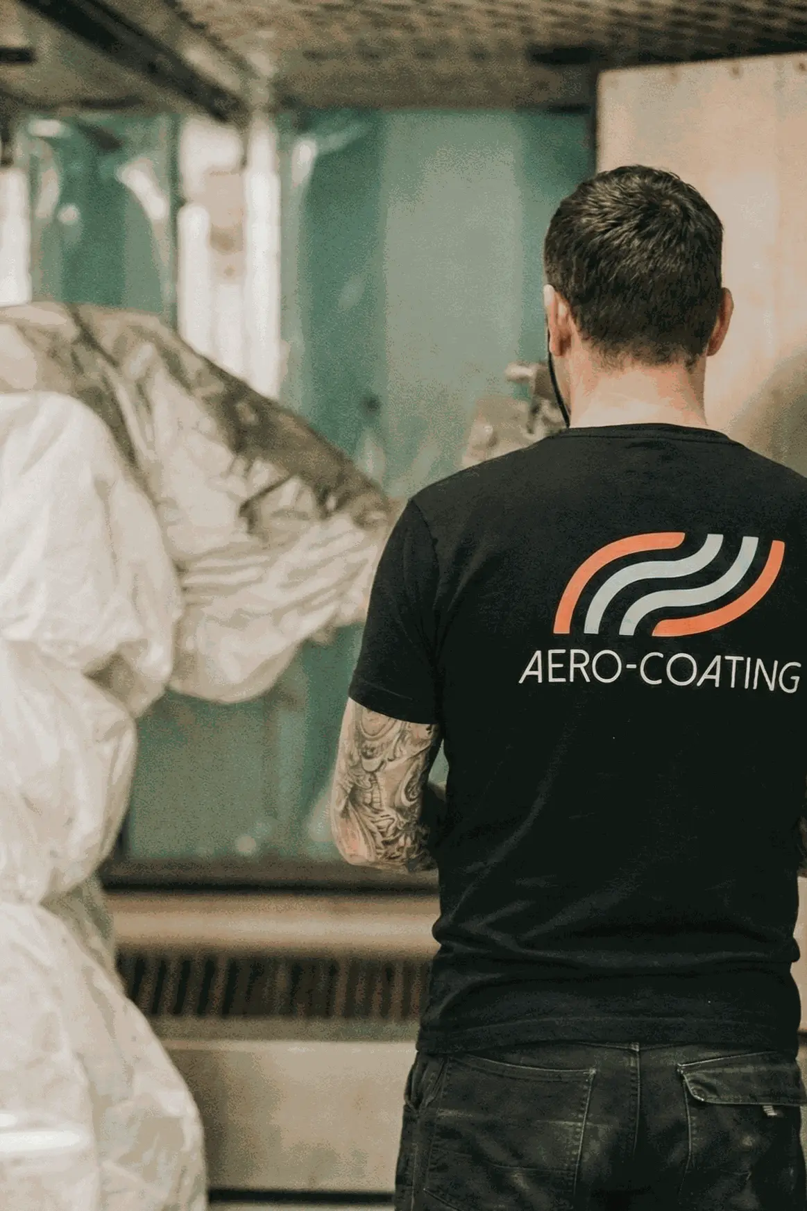 Produktionsmitarbeiter RBC / DFL / Farbe PE11: Einblick in den Arbeitsbereich bei AERO-COATING