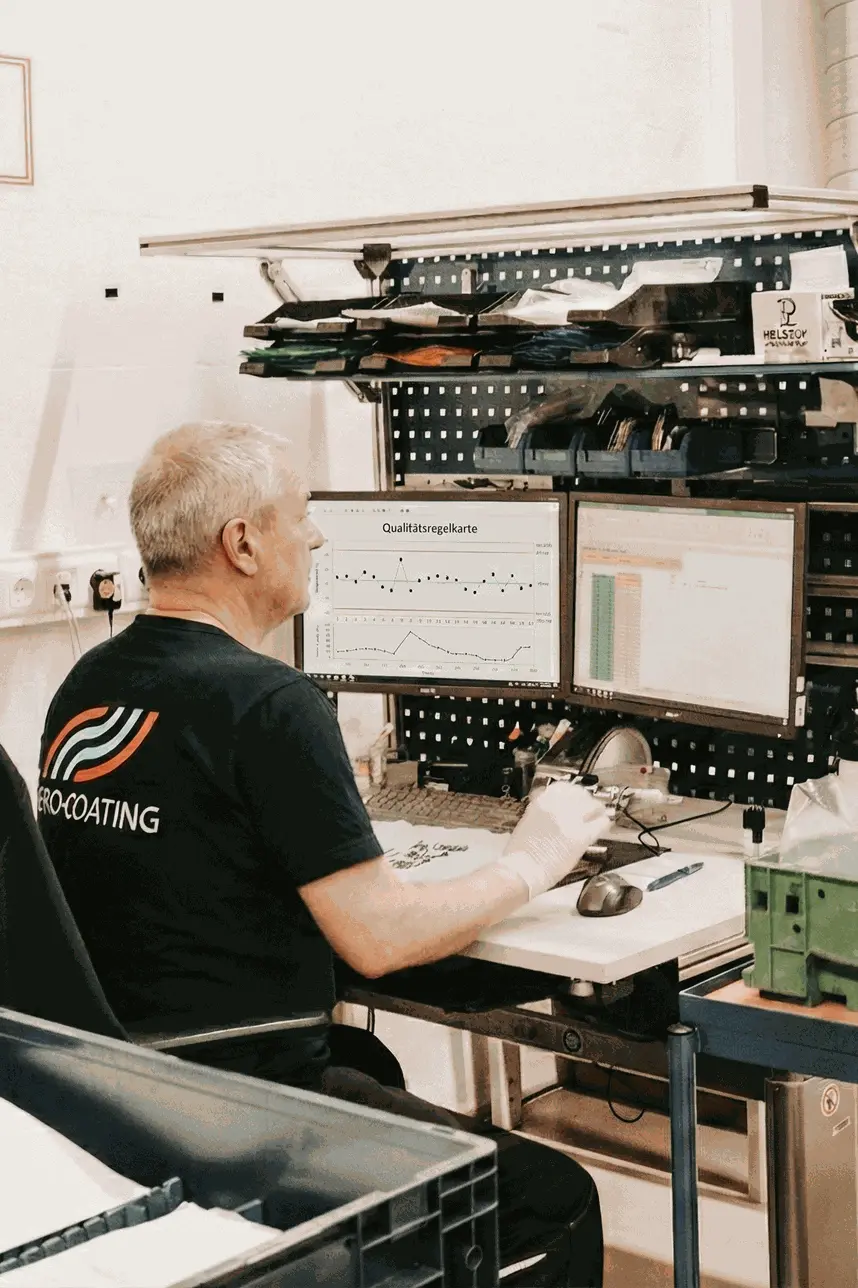 Qualitätsprüfer Eingang PE2: Einblick in den Arbeitsbereich bei AERO-COATING