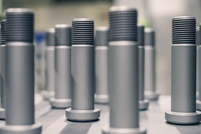 Produktionsmitarbeiter Passivieren PE8: Einblick in den Arbeitsbereich bei AERO-COATING