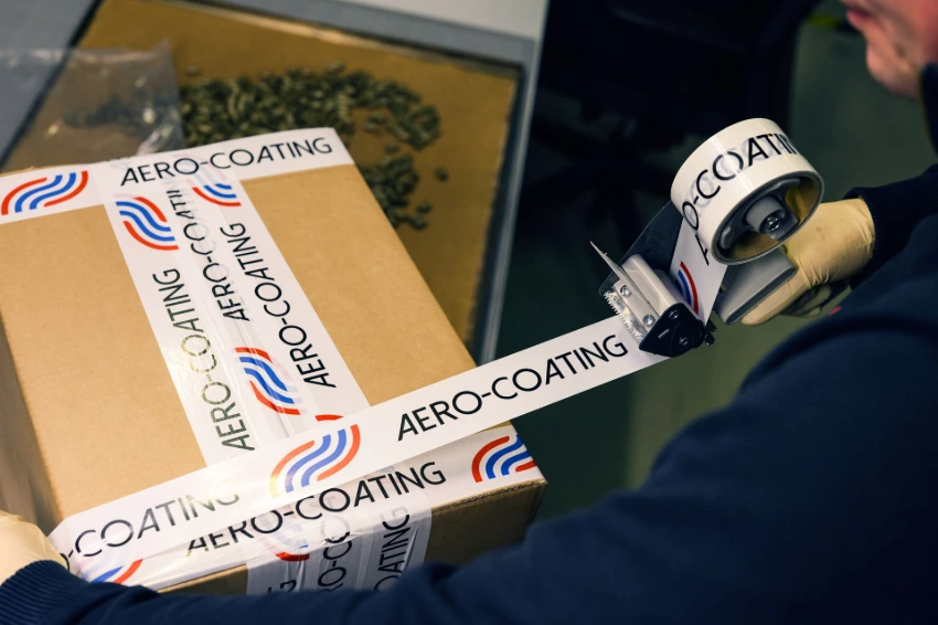 Mitarbeiter Warenausgang PE14: Einblick in den Arbeitsbereich bei AERO-COATING
