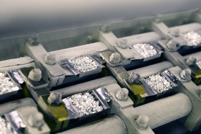 Anlagenbediener Kadmium PE7: Einblick in den Arbeitsbereich bei AERO-COATING