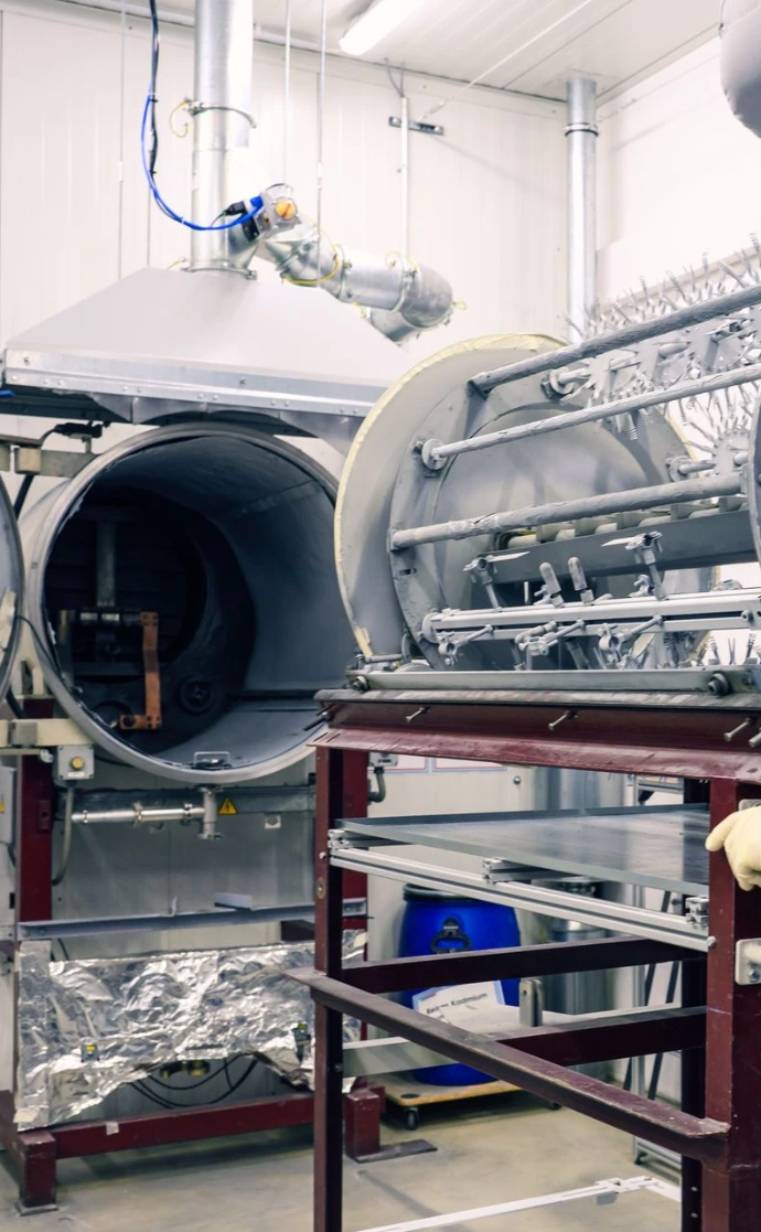 Anlagenbediener Kadmium PE7: Einblick in den Arbeitsbereich bei AERO-COATING